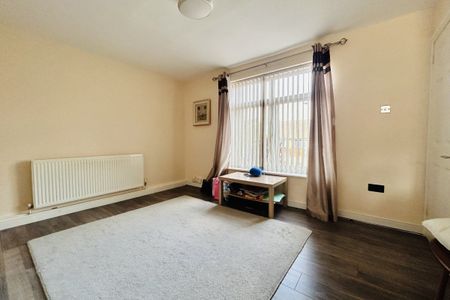 Mayfair Crescent, Derby - Photo 4