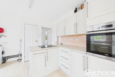 2 bedroom semi-detached bungalow to rent - Photo 5