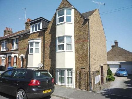 Belmont Court, Belmont Road, Faversham, ME13 - Photo 5