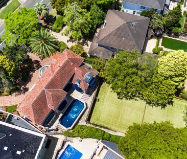 Idyllic Executive Residence in Heart of Pymble with Tennis Court an... - Photo 2