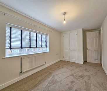 2 bedroom end of terrace house to rent - Photo 4