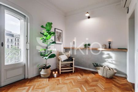 Apartamento de alquiler en Carrer de Casp, Dreta de l'Eixample - Photo 2