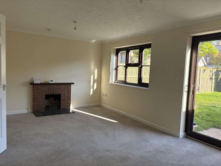 3 Bedroom Detached House in Mundesley with Garden and Garage - Photo 5
