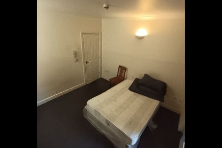Studio Flat, New Cross Road, SE14 - Photo 3