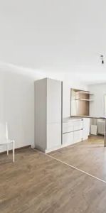 ERSTBEZUG 60m2 nach GENERALSANIERUNG | Ruhige Innenhoflage mit Loggia & Homeoffice - Photo 1