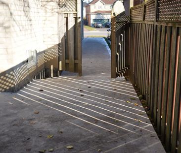 For Lease - 154 Bristol Road, Mississauga, Ontario - Photo 5