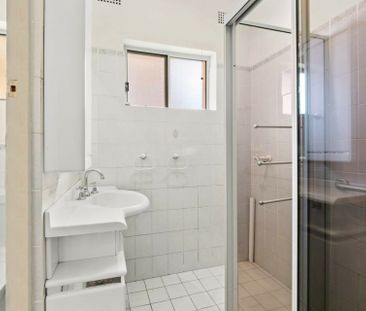 Fantastic Two-Bedroom Villa in Prime Gosford Location - Photo 4