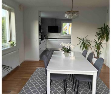 Västra Kopparkärrsvägen, Hovås - Photo 1