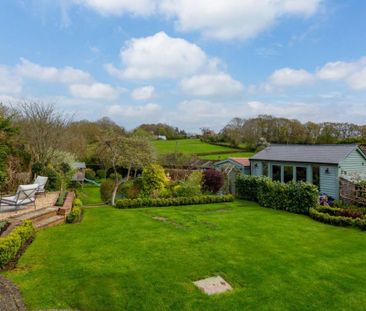 4 bedroom semi-detached house to rent - Photo 6
