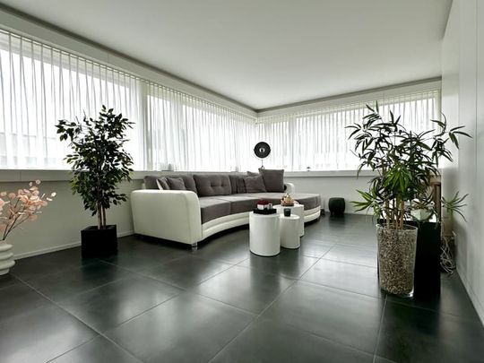 Helle 3.5-Zimmer-Wohnung mit Balkon und Garage in Burgdorf - Foto 1