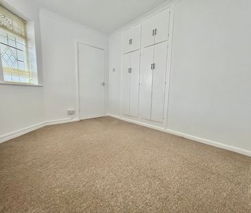 2 bedroom semi-detached bungalow to rent - Photo 3