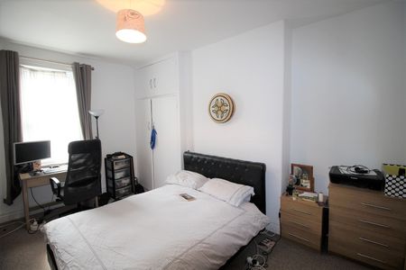 1 Bed Flat, Claremont Villas, LS2 - Photo 2