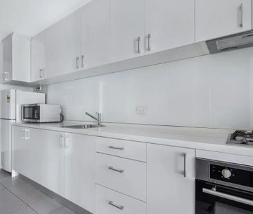 Caulfield East - Photo 5