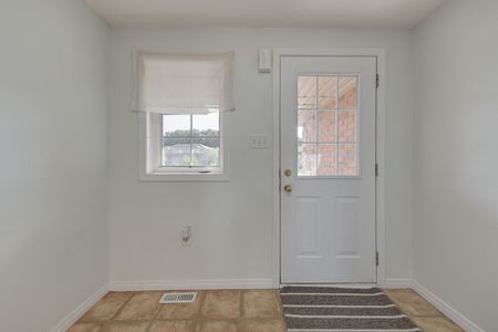 For Lease - 37 GOODWIN Drive, Barrie, Ontario - Photo 4