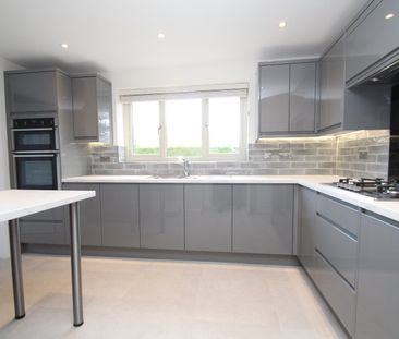 3 bedroom detached house to rent - Photo 4