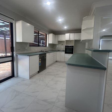 Comfort, Convenience & Family-Friendly Living - Photo 3