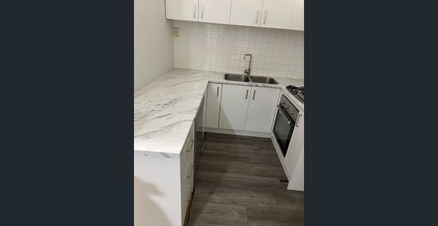 Modern Shop Low-Maintenance Living in a Prime - Photo 1