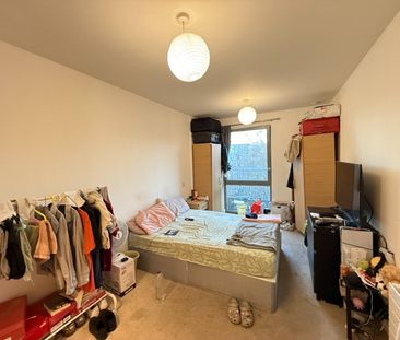 2 Bed Flat, Rathbone Market, E16 - Photo 3