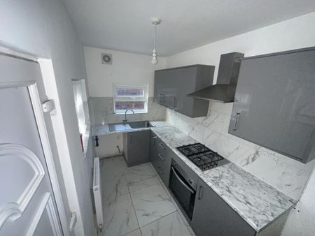 Friendship Avenue, Gorton, Manchester, M18 - Photo 5