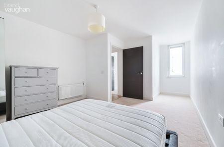 3 bedroom apartment to rent - Photo 3