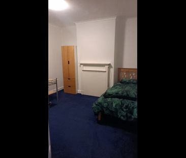 3 Bed Semi-Detached House, Western Gardens, EH12 - Photo 3