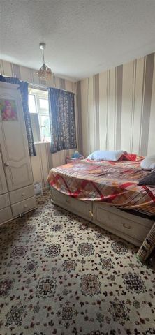 3 bedroom detached house to rent - Photo 5