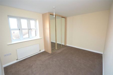 3 bedroom end of terrace house to rent - Photo 4