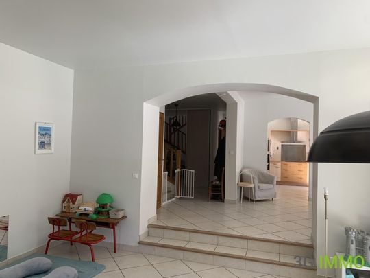 Location / Villa - Photo 1