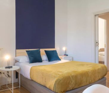 Double bed in Rooms for rent in 7-bedroom apartment in Salamanca - Photo 6