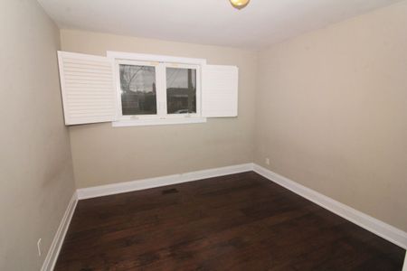 For Lease - 382 Walton Street, Oakville, Ontario - Photo 4