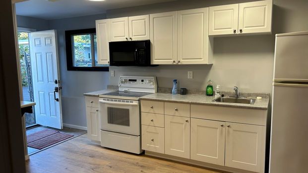 667 Sixth St – Lower - Photo 1