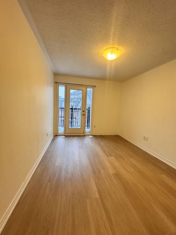 For Lease - 14-8 Eaton Park Lane, Toronto, Ontario - Photo 2