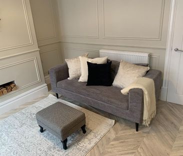 2 bedroom Terraced House to let - Photo 2