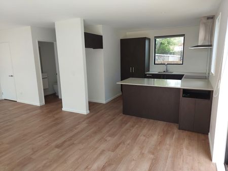 2 Bedroom Townhouse in Phillipstown - Photo 4