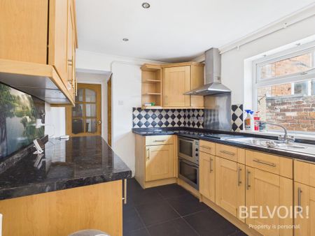 3 bedroom terraced house to rent - Photo 2