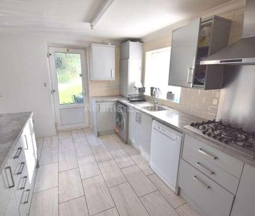 Chiltern Cresent, Earley, Reading, RG6 - Photo 3