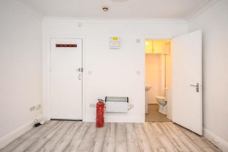 Studio to rent - Photo 5