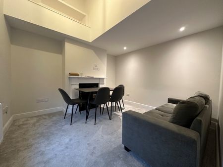 3 Bed Flat, Bishops Road, SW6 - Photo 2