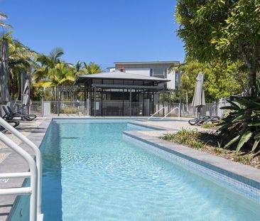 3 BEDROOM 2 BATHROOM TOWNHOUSE ON KAWANA ISLAND - Photo 5