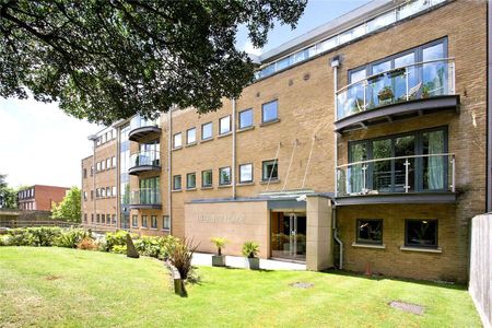 A great lateral apartment with two double bedrooms, dressing area, two bathrooms and great open plan kitchen diner. - Photo 4