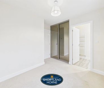 Martin Drive, Kenilworth - Photo 4