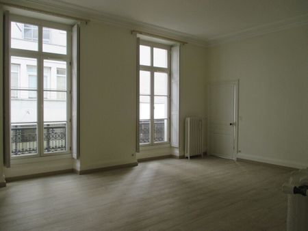 Location Appartement 5 pièces 124m² ORLEANS 45000 - Photo 2
