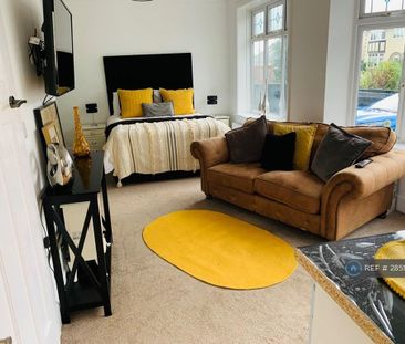 Studio to rent - Photo 4