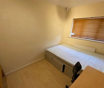 5 bedroom semi-detached house to rent - Photo 5