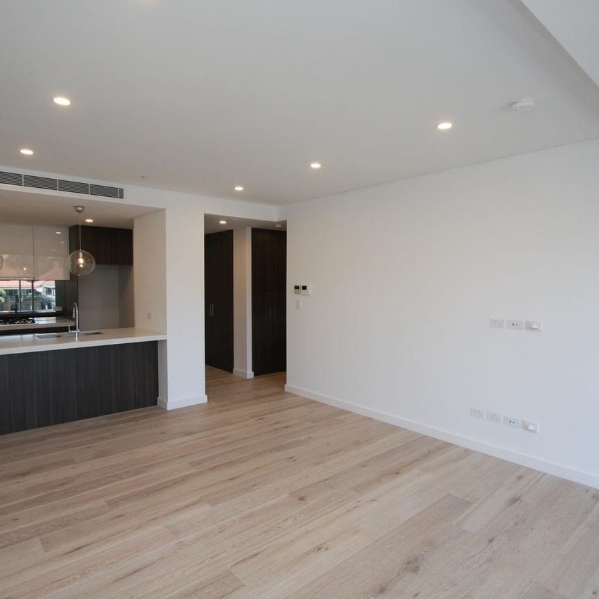 Prestige Two Bedroom Apartment in the Newly Completed 88 Kensington Complex - Photo 1