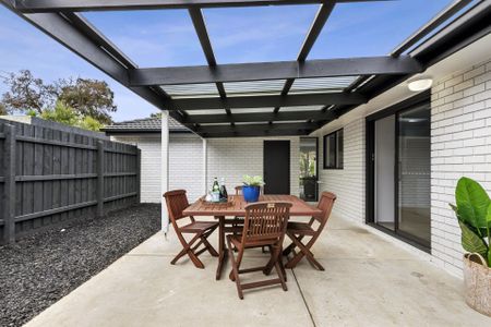 17 Hillpark Drive Mornington VIC - Photo 2