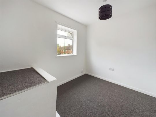 3 bedroom Semi-detached house to rent - Photo 1