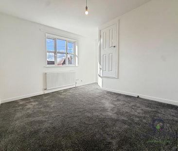 2 bedroom semi-detached house to rent - Photo 3