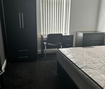 1 bedroom in a house share to rent - Photo 4