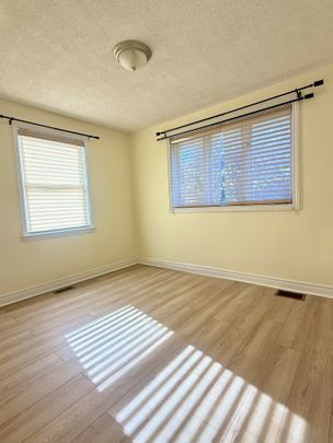 For Lease - 61 Parkside Drive Unit# A, Newmarket, Ontario - Photo 1